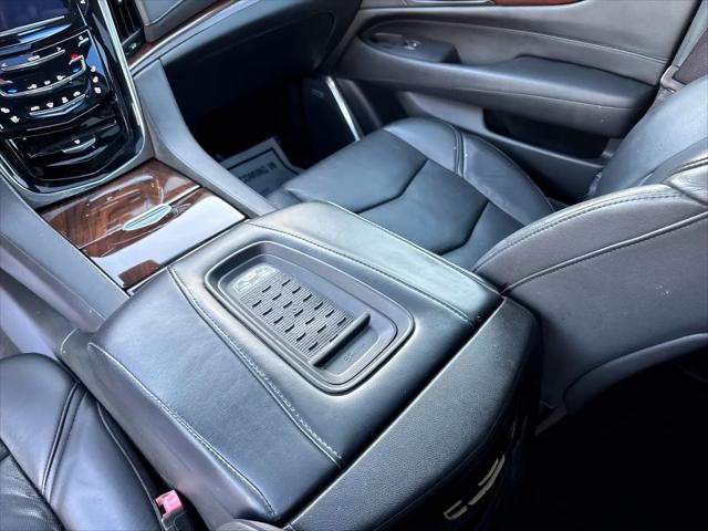2017 Cadillac Escalade Luxury