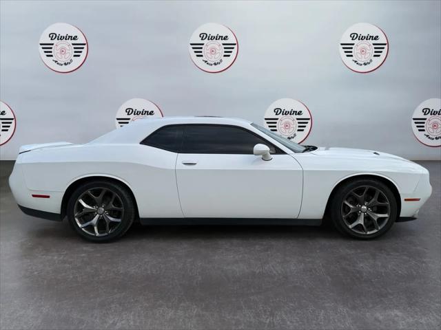 2016 Dodge Challenger SXT Plus