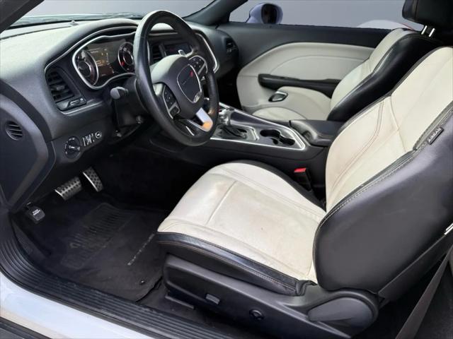2016 Dodge Challenger SXT Plus