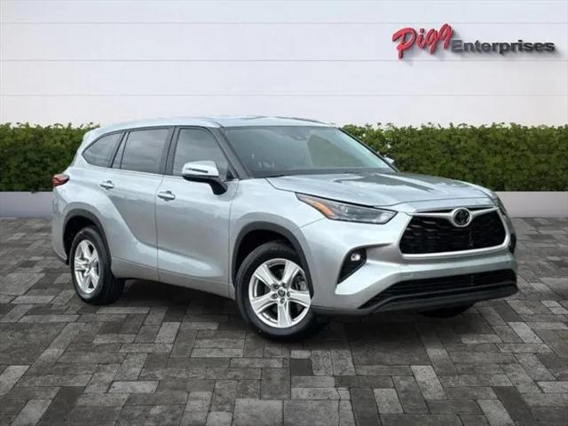 2023 Toyota Highlander LE