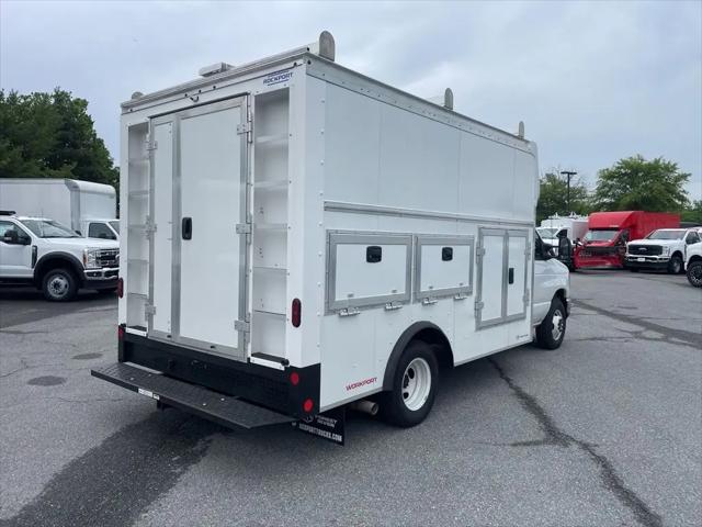 2027 Ford E-Series Cutaway E-350
