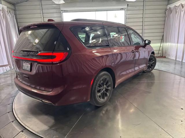 2021 Chrysler Pacifica Touring L