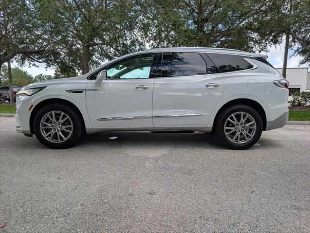 2023 Buick Enclave Essence AWD