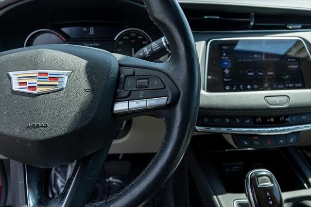 2020 Cadillac XT4 AWD Premium Luxury