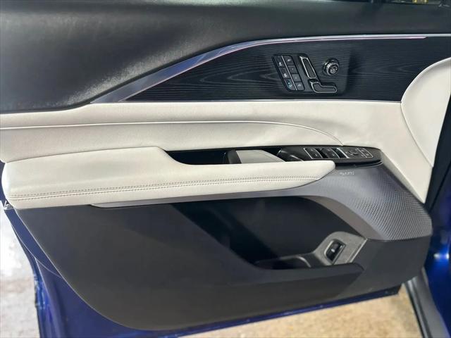 2024 Cadillac iQ Sport w/1SK
