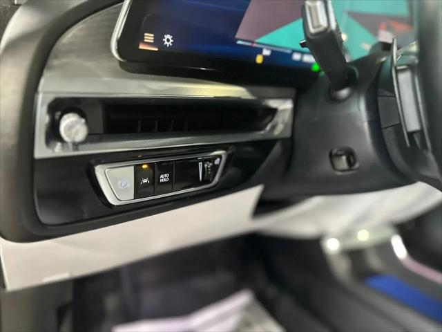 2024 Cadillac iQ Sport w/1SK