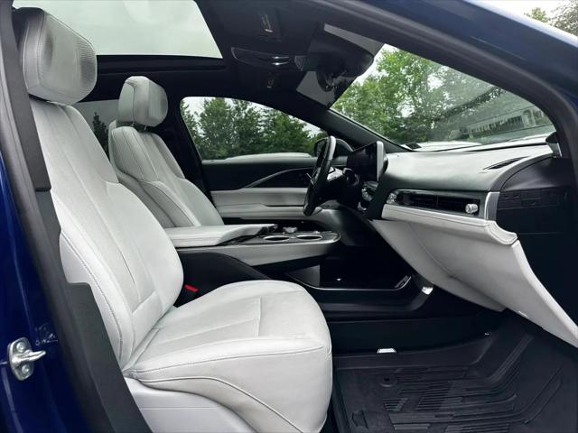 2024 Cadillac iQ Sport w/1SK