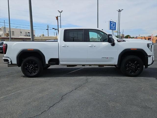 2025 GMC Sierra 2500HD 4WD Crew Cab Standard Bed AT4