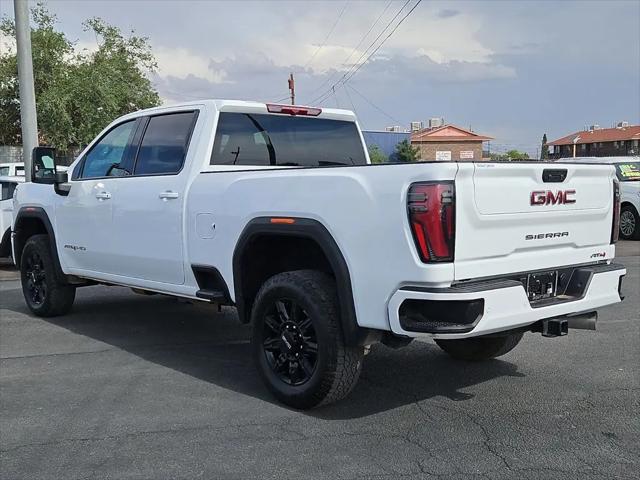2025 GMC Sierra 2500HD 4WD Crew Cab Standard Bed AT4