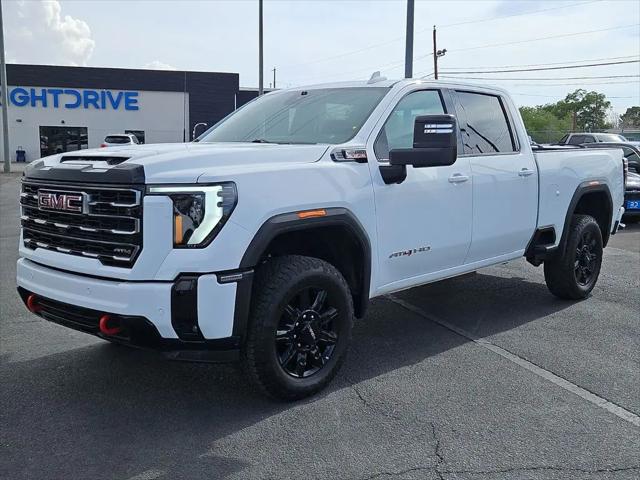2025 GMC Sierra 2500HD 4WD Crew Cab Standard Bed AT4