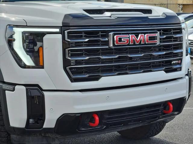 2025 GMC Sierra 2500HD 4WD Crew Cab Standard Bed AT4