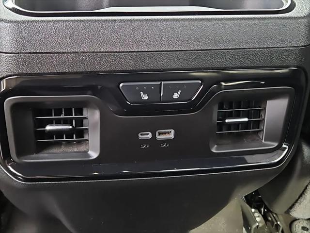 2025 GMC Sierra 2500HD 4WD Crew Cab Standard Bed AT4