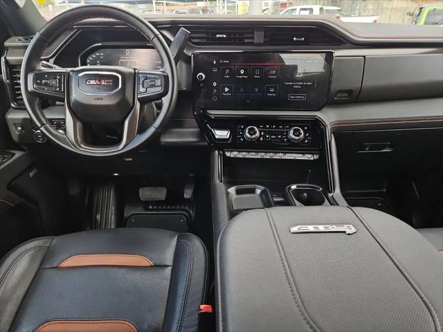2025 GMC Sierra 2500HD 4WD Crew Cab Standard Bed AT4