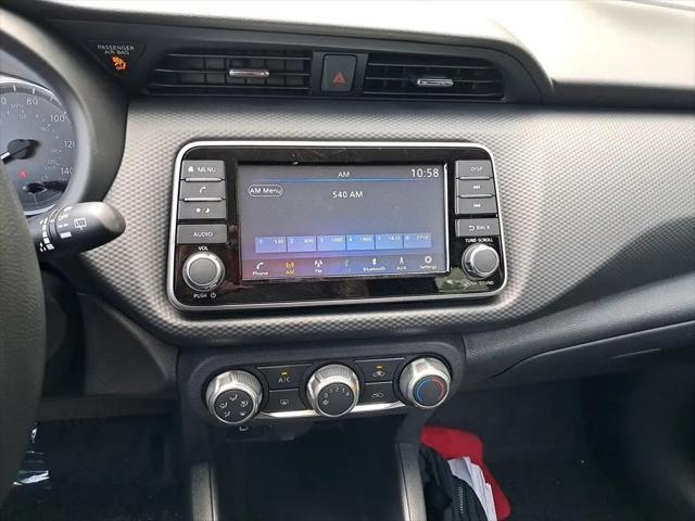 2025 Nissan Kicks S