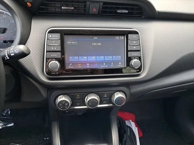 2025 Nissan Kicks S