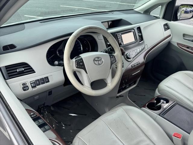 2014 Toyota Sienna XLE V6 8 Passenger