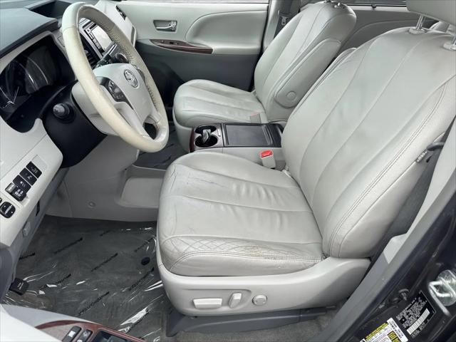 2014 Toyota Sienna XLE V6 8 Passenger