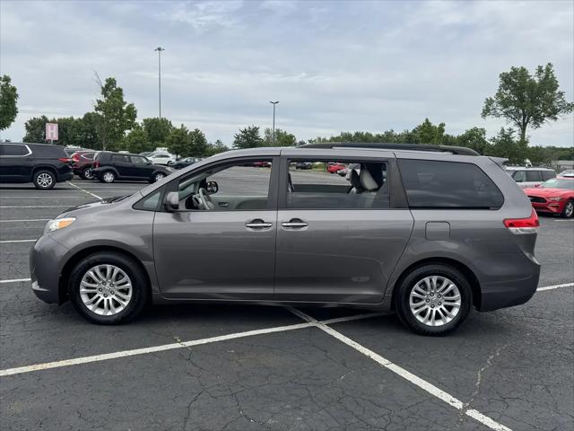 2014 Toyota Sienna XLE V6 8 Passenger