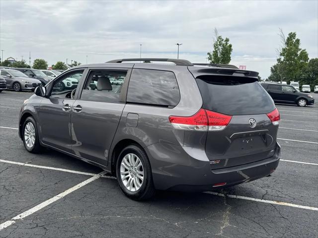 2014 Toyota Sienna XLE V6 8 Passenger