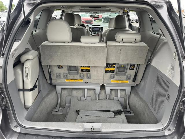 2014 Toyota Sienna XLE V6 8 Passenger
