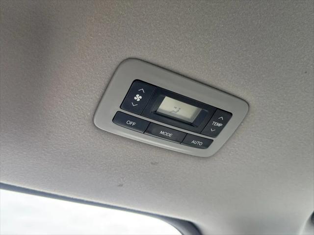 2014 Toyota Sienna XLE V6 8 Passenger