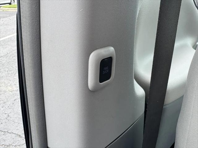 2014 Toyota Sienna XLE V6 8 Passenger