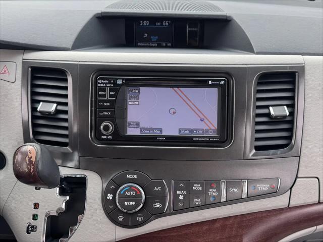 2014 Toyota Sienna XLE V6 8 Passenger