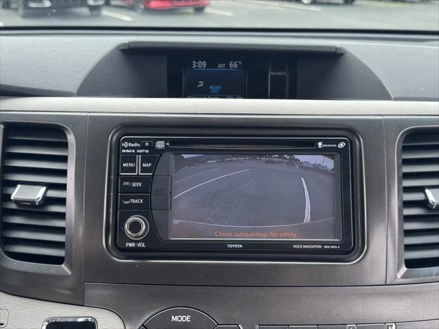 2014 Toyota Sienna XLE V6 8 Passenger