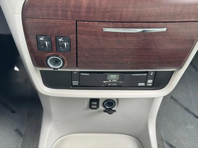 2014 Toyota Sienna XLE V6 8 Passenger