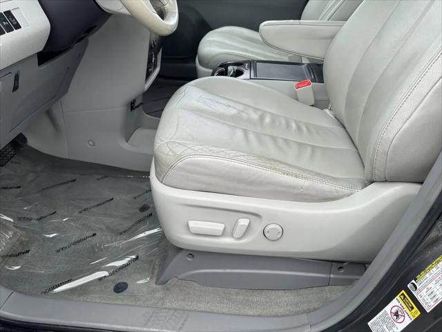 2014 Toyota Sienna XLE V6 8 Passenger