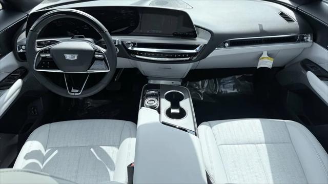 2024 Cadillac iQ Luxury w/1SE