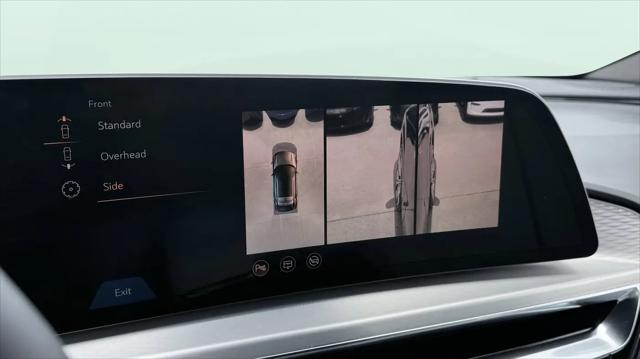 2024 Cadillac iQ Luxury w/1SE