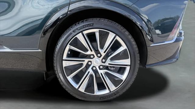 2024 Cadillac iQ Luxury w/1SE