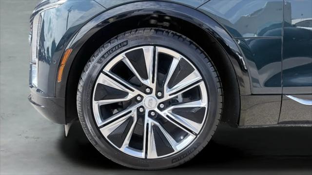 2024 Cadillac iQ Luxury w/1SE