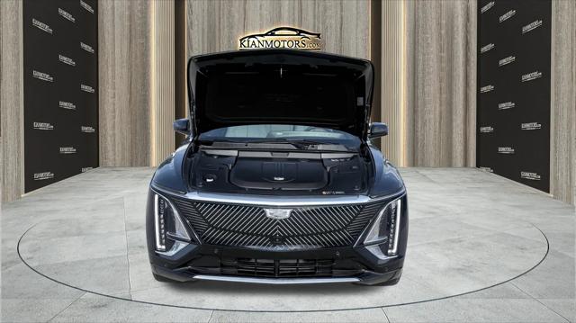 2024 Cadillac iQ Luxury w/1SE