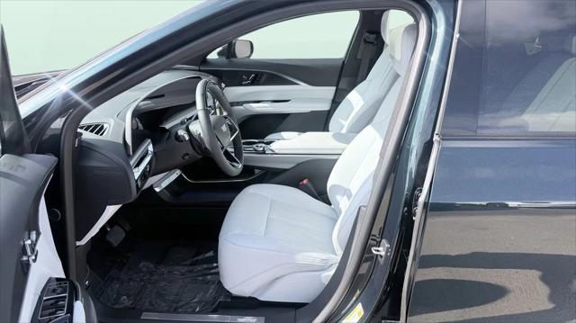 2024 Cadillac iQ Luxury w/1SE
