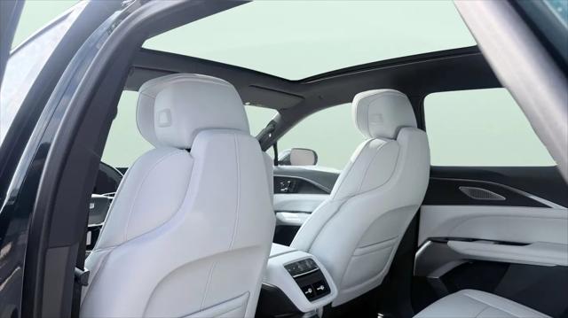 2024 Cadillac iQ Luxury w/1SE