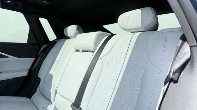 2024 Cadillac iQ Luxury w/1SE