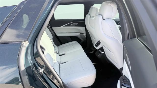 2024 Cadillac iQ Luxury w/1SE