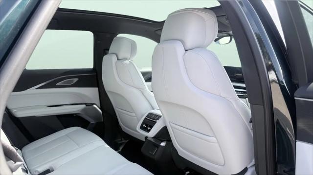 2024 Cadillac iQ Luxury w/1SE