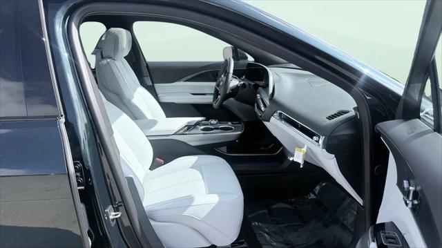 2024 Cadillac iQ Luxury w/1SE