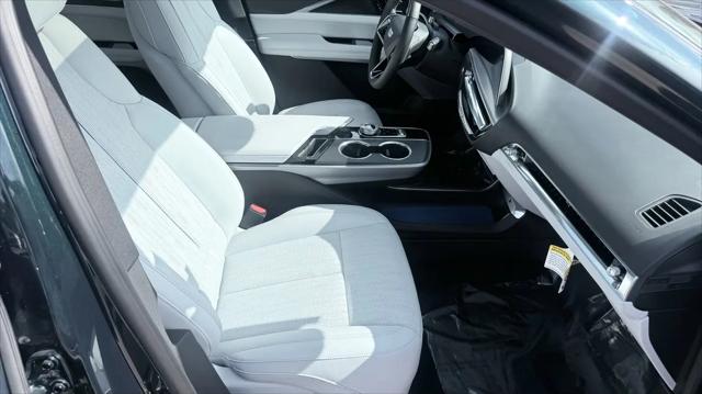 2024 Cadillac iQ Luxury w/1SE