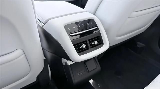 2024 Cadillac iQ Luxury w/1SE