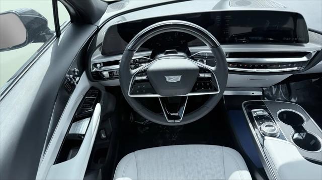 2024 Cadillac iQ Luxury w/1SE