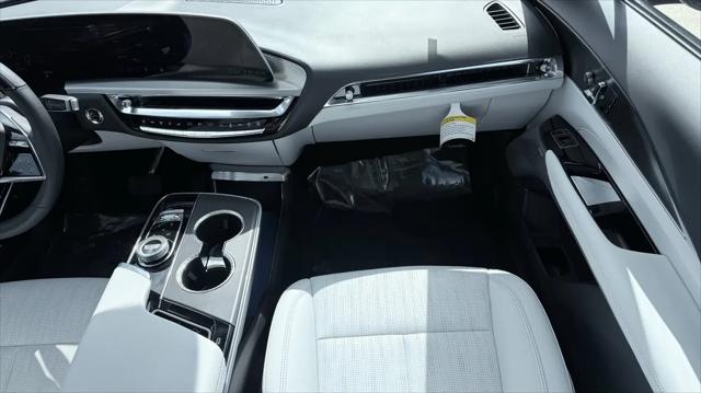 2024 Cadillac iQ Luxury w/1SE