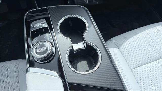 2024 Cadillac iQ Luxury w/1SE
