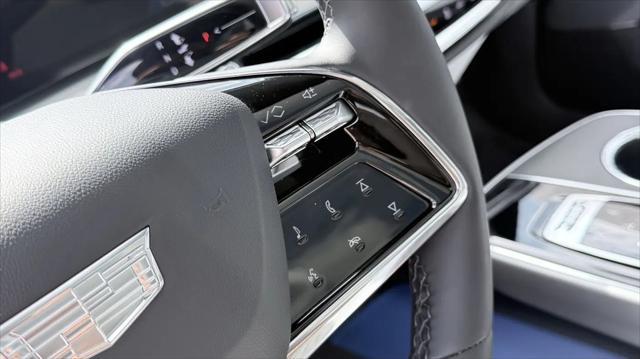 2024 Cadillac iQ Luxury w/1SE