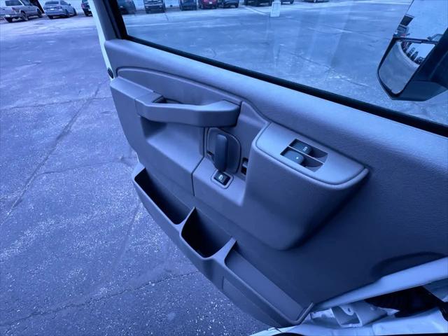 2025 Chevrolet Express Cutaway Work Van