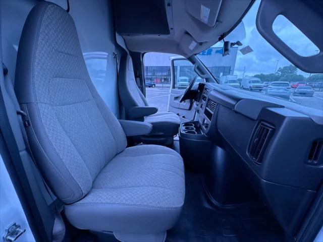 2025 Chevrolet Express Cutaway Work Van