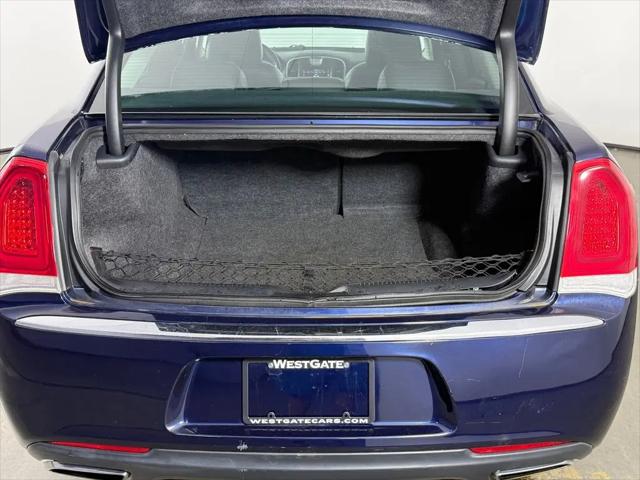 2016 Chrysler 300 Limited